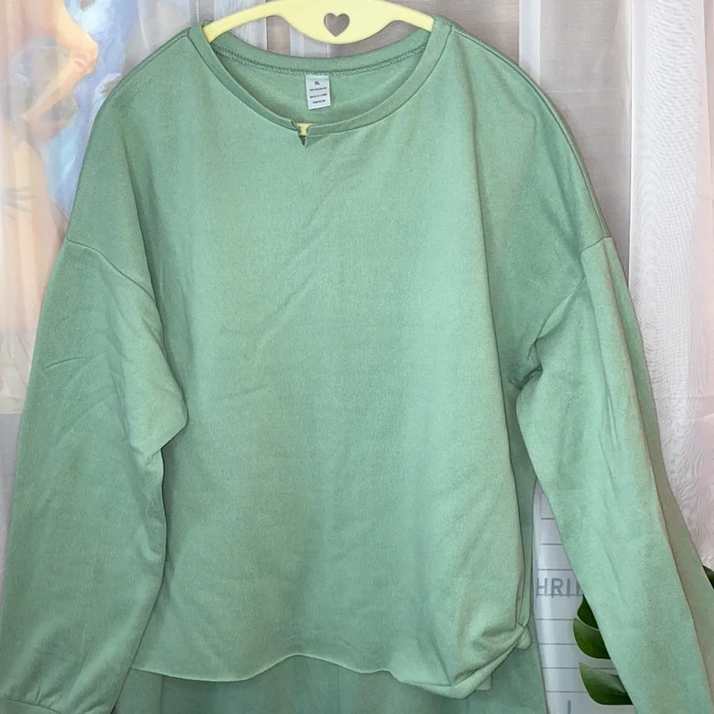 Simple Comfortable Set!!! - Picture 3 of 4